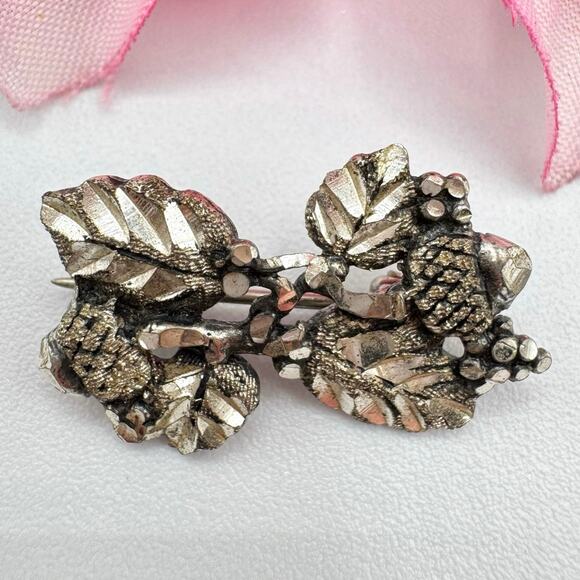 Black Hills Sterling Leaves Pinecones Diamond Cut Sterling Silver Brooch Pin - Picture 1 of 10